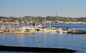 L'Islette Du Riou