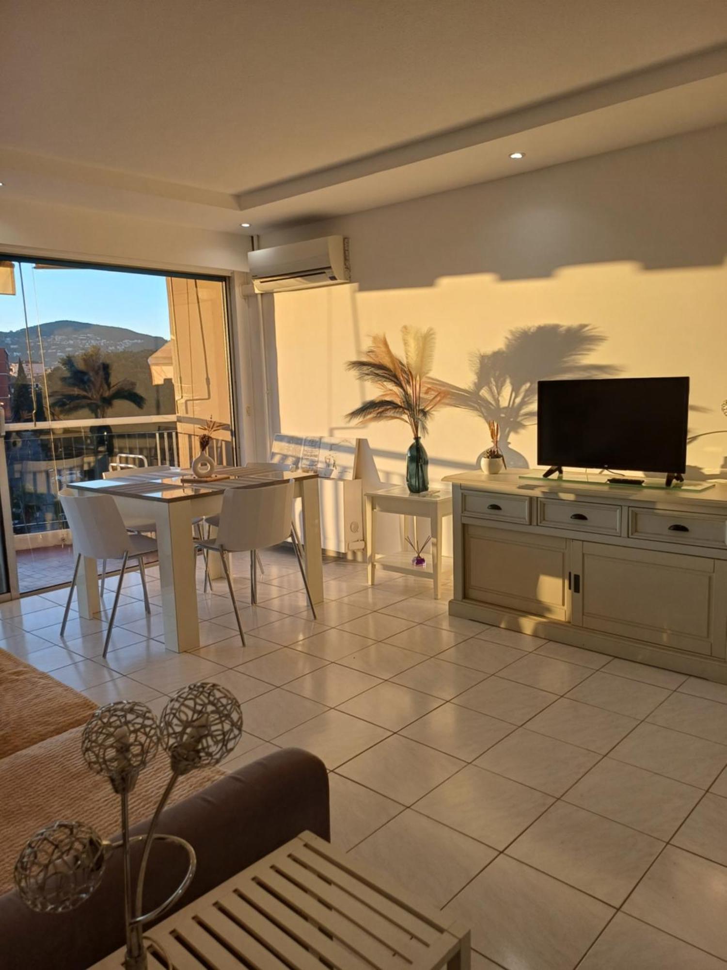 Appartement L'Islette Du Riou à Mandelieu Extérieur photo